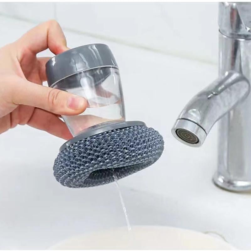 La brosse 2-en-1 qui lave et savonne en un geste