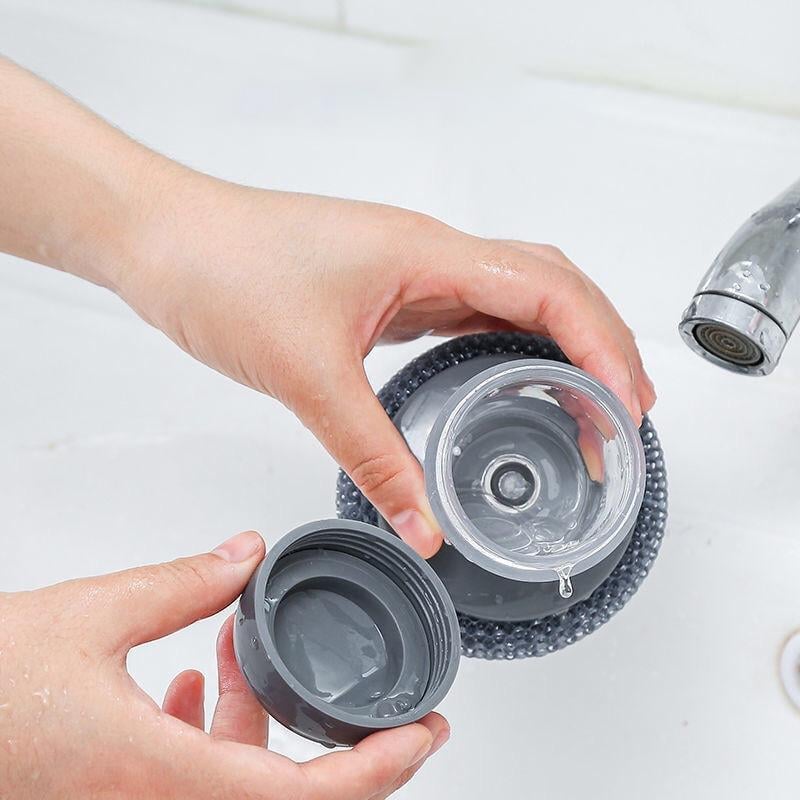 La brosse 2-en-1 qui lave et savonne en un geste